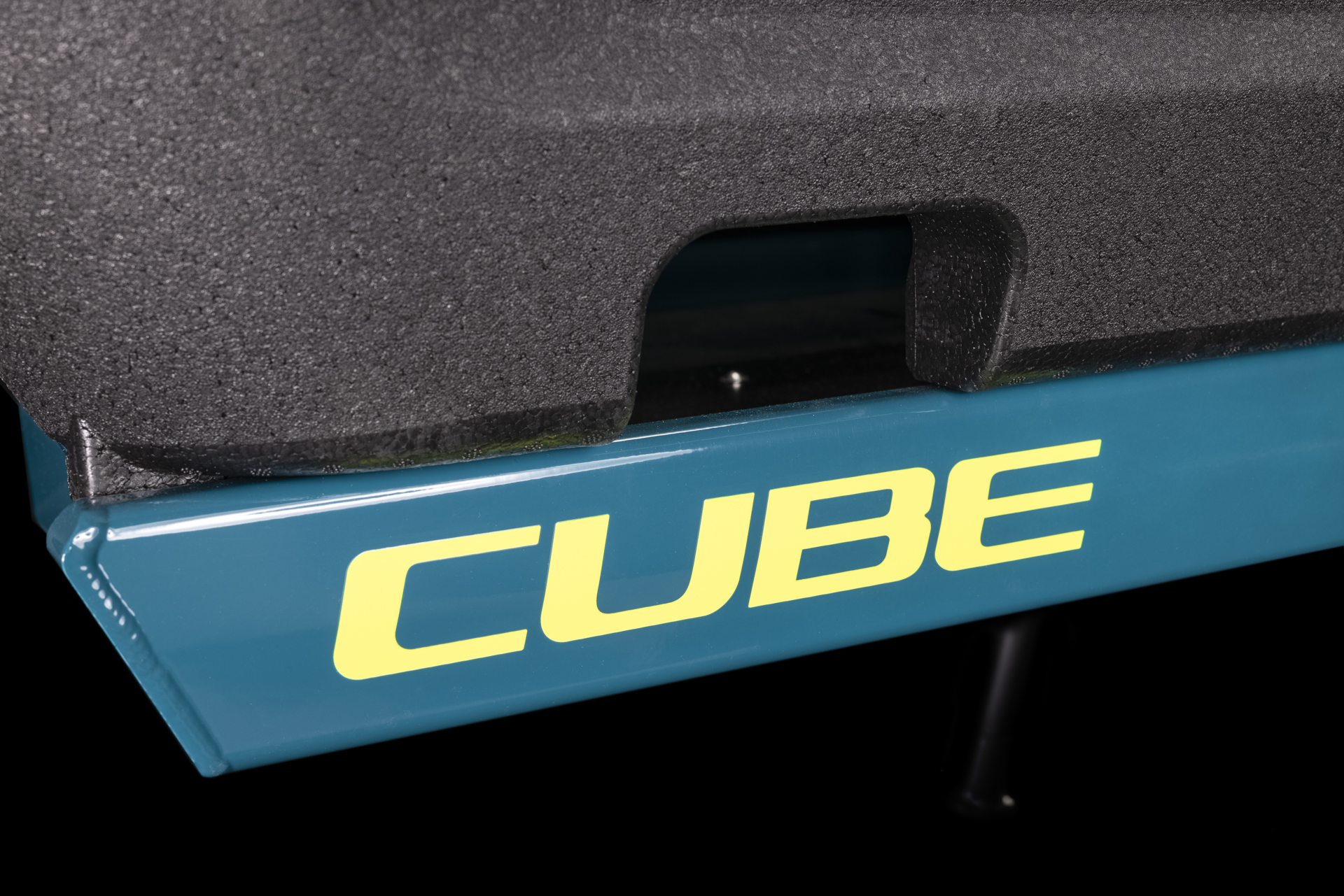 CUBE Cargo Dual Hybrid 1.000